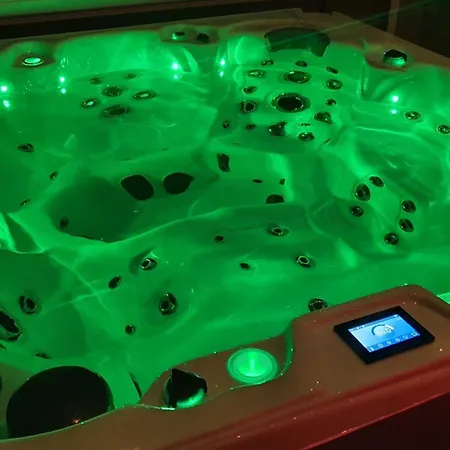 Bed'n'bulles - Wellness Privatif B&B 디넝